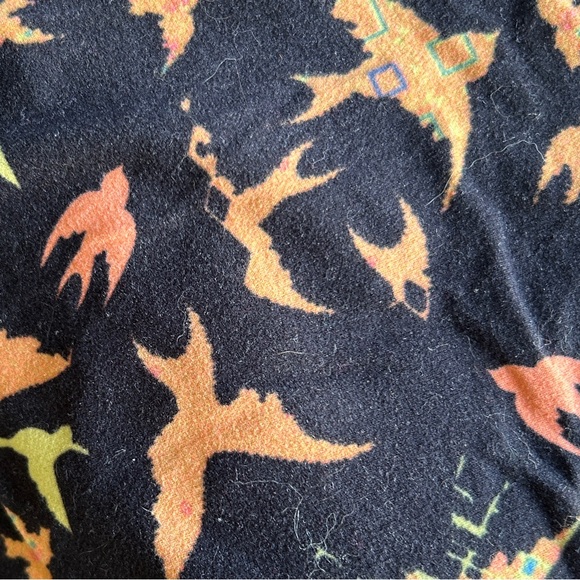 LuLaRoe Bird Leggings - Picture 3 of 3